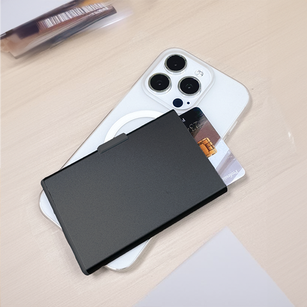 Slim Card — RFID & NFC Blocking Magnetic Aluminium Card Holder