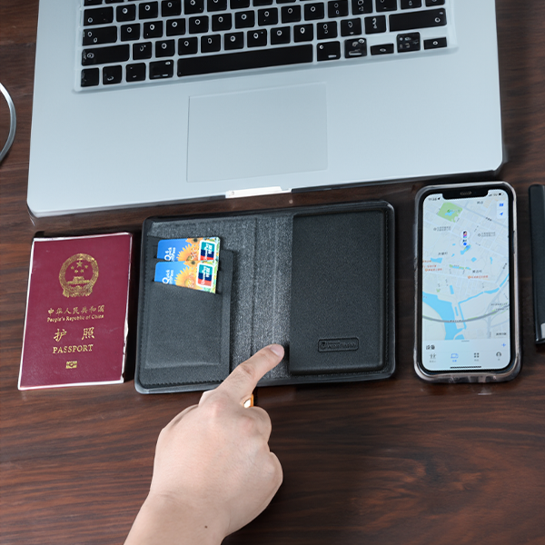 Findy Passport — Smart Passport Holder