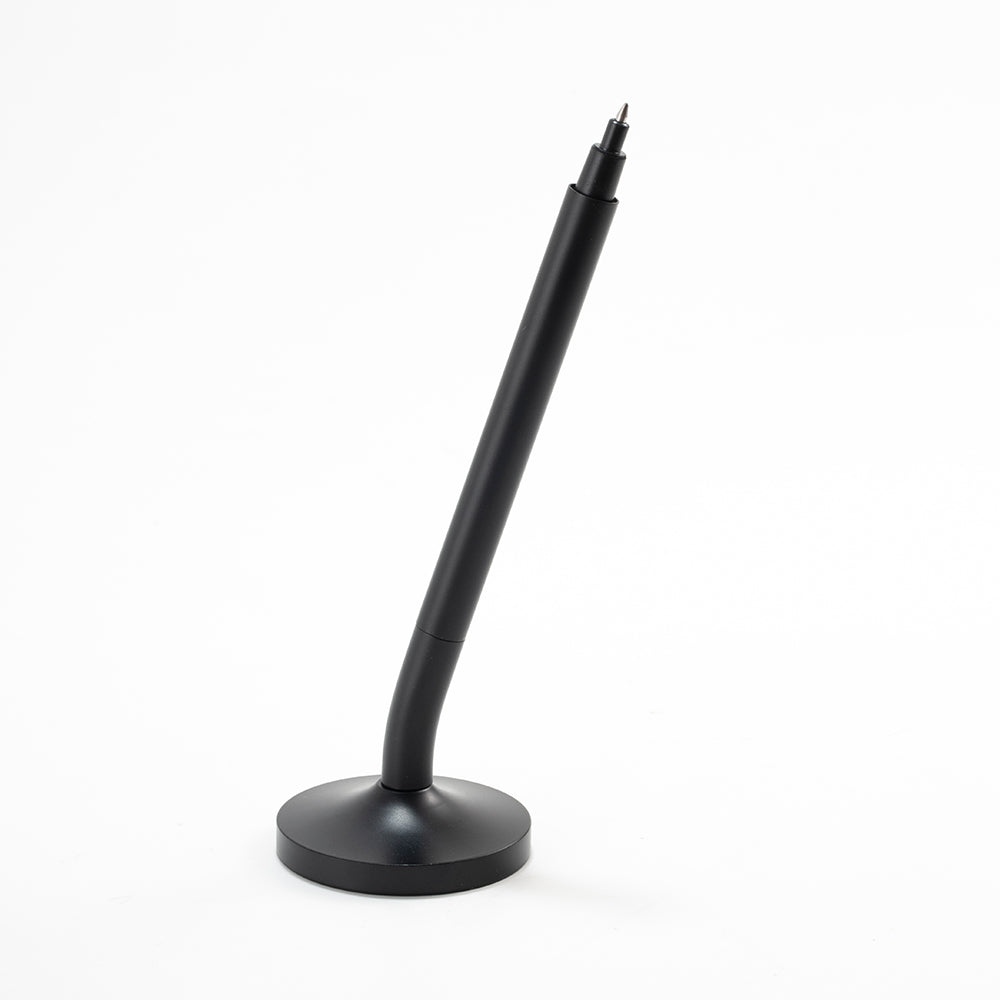 Desk Magpen — Sleek Matte Black Aluminum Roller Pen