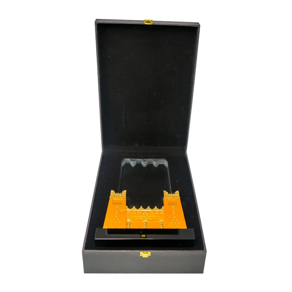 Castle Design Crystal Award in Black Presentation Box