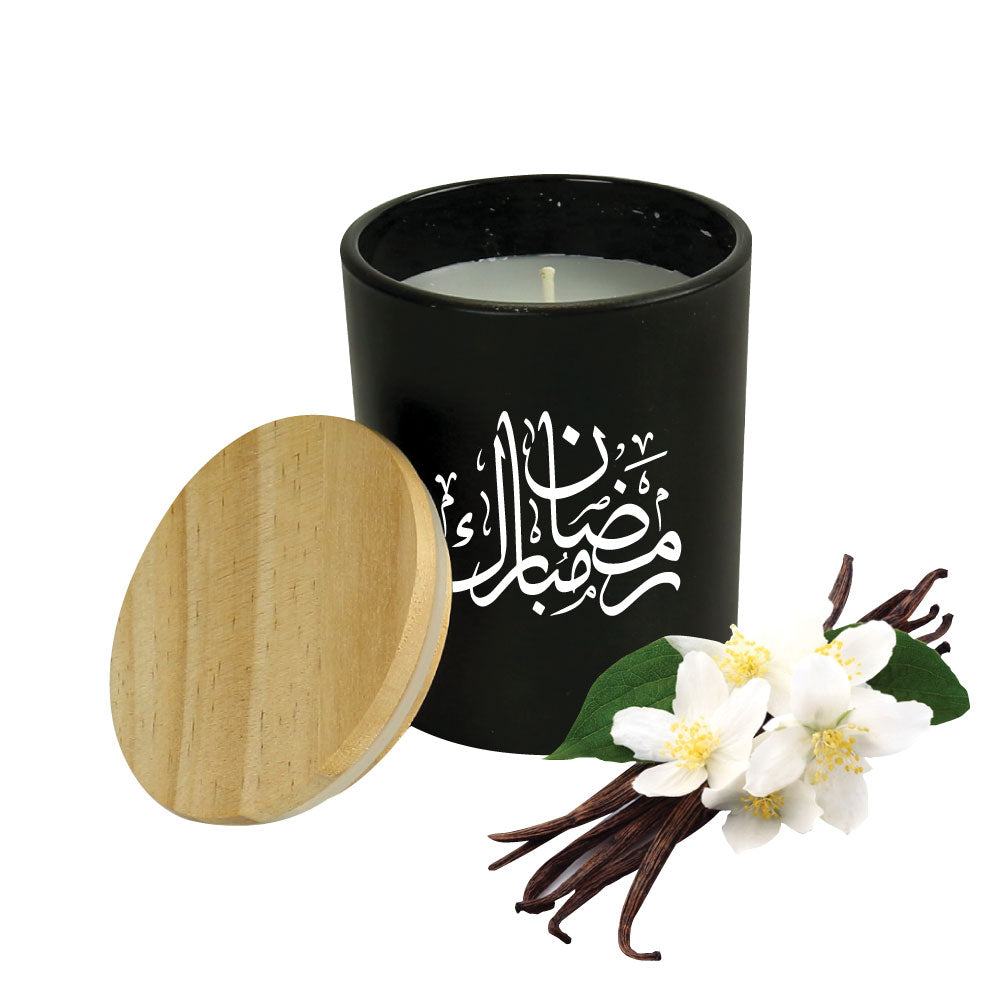 شموع معطرة بالعود العربي والفانيلا — هدايا رمضان