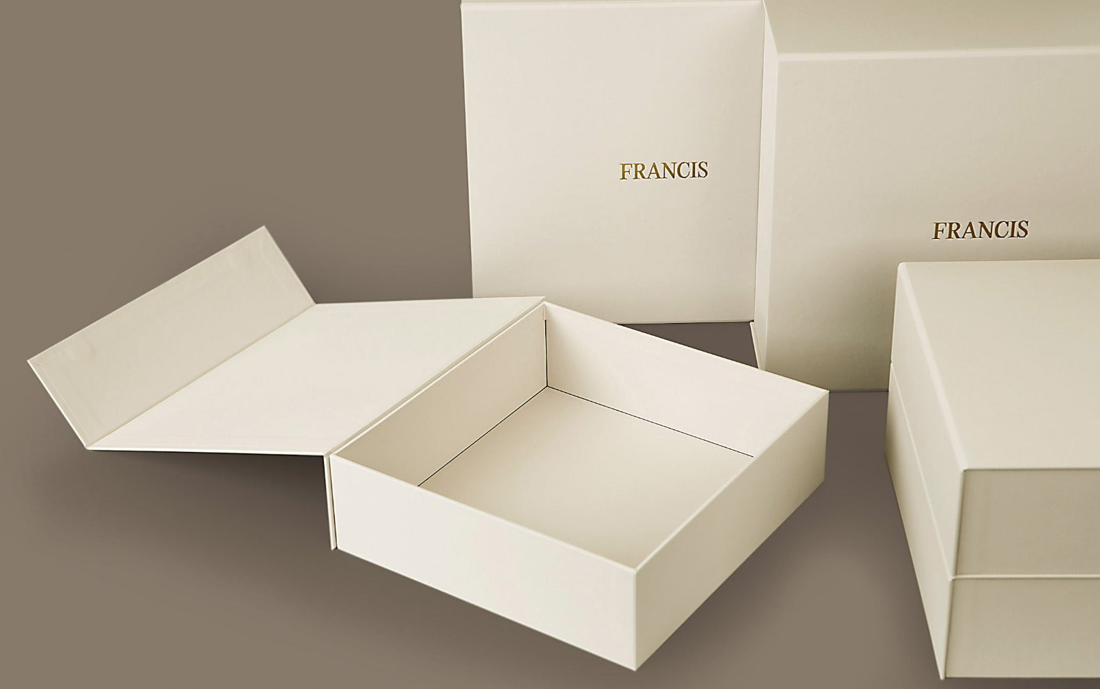 100 Hard Case Magnet Box – 35x25x10cm, with Magnetic Lock