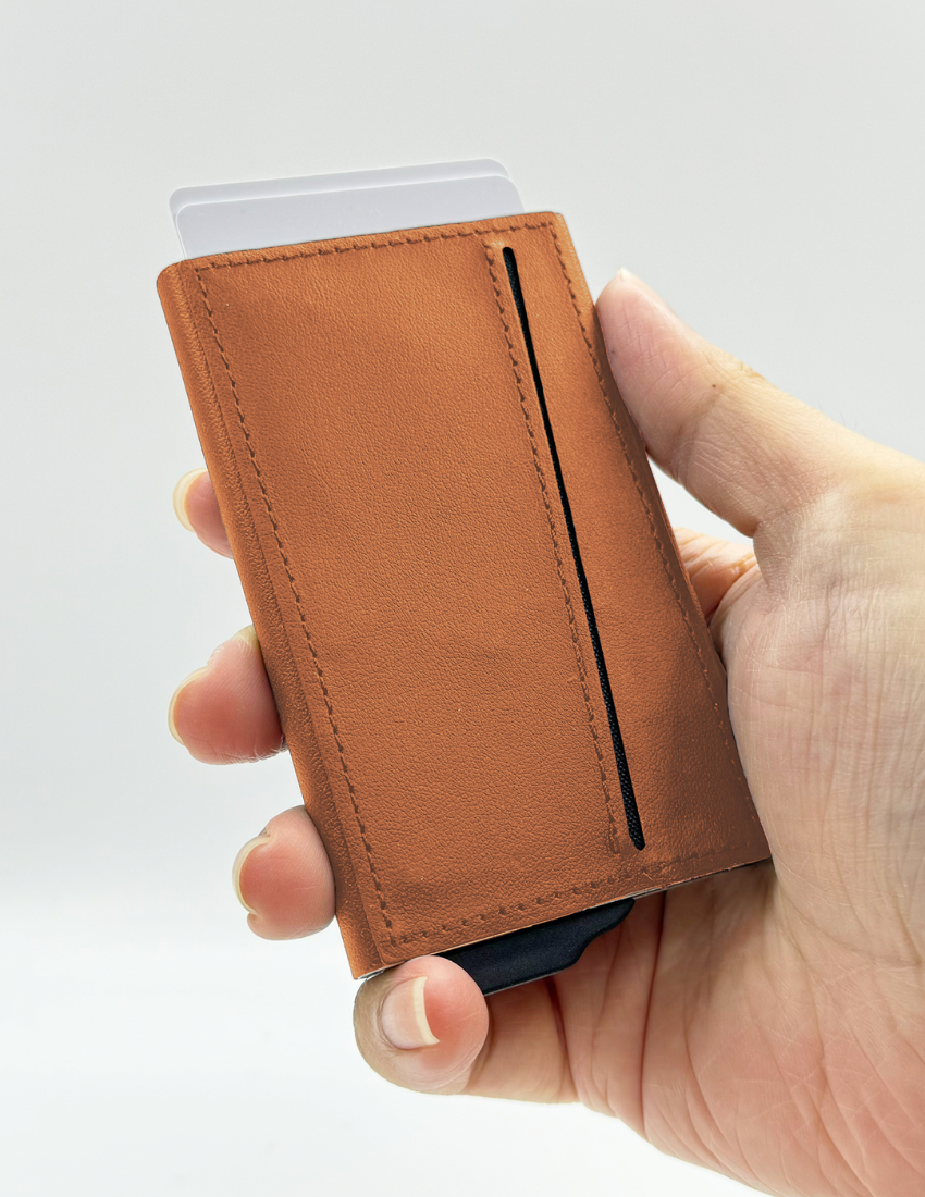 Mag Card — RFID & NFC Blocking Magnetic Aluminium Card Holder