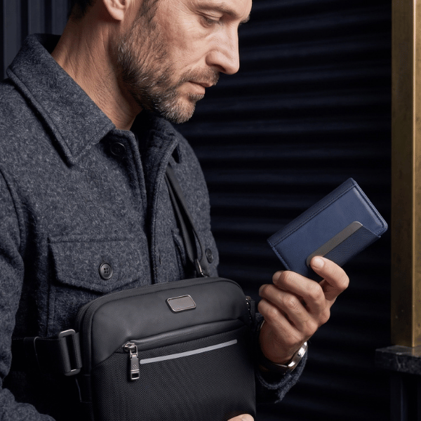 Flappy Card — RFID Blocking Metal Cardholder