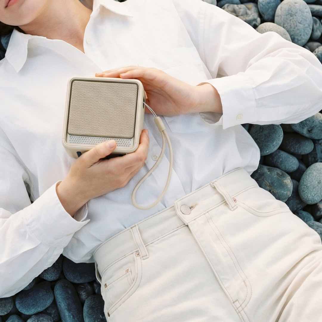 Felix @memorii portable wireless speaker in beige and gold