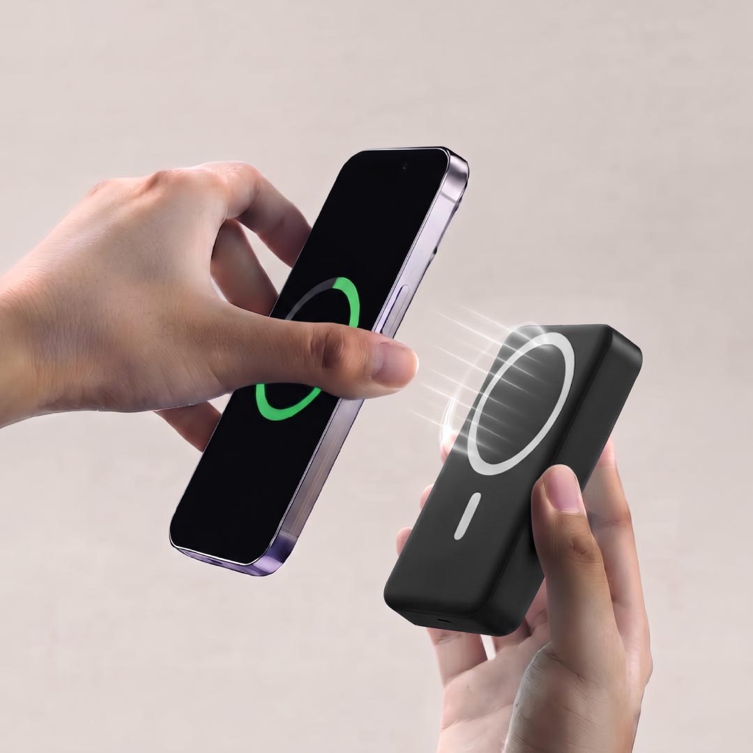Maglite 10K — 10,000 mAh Magnetic Wireless Power Bank, Black